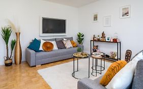 2OG Mitte Wunderschöne 68m² große 2-Zimmer City Wohnung nähe Salzburg